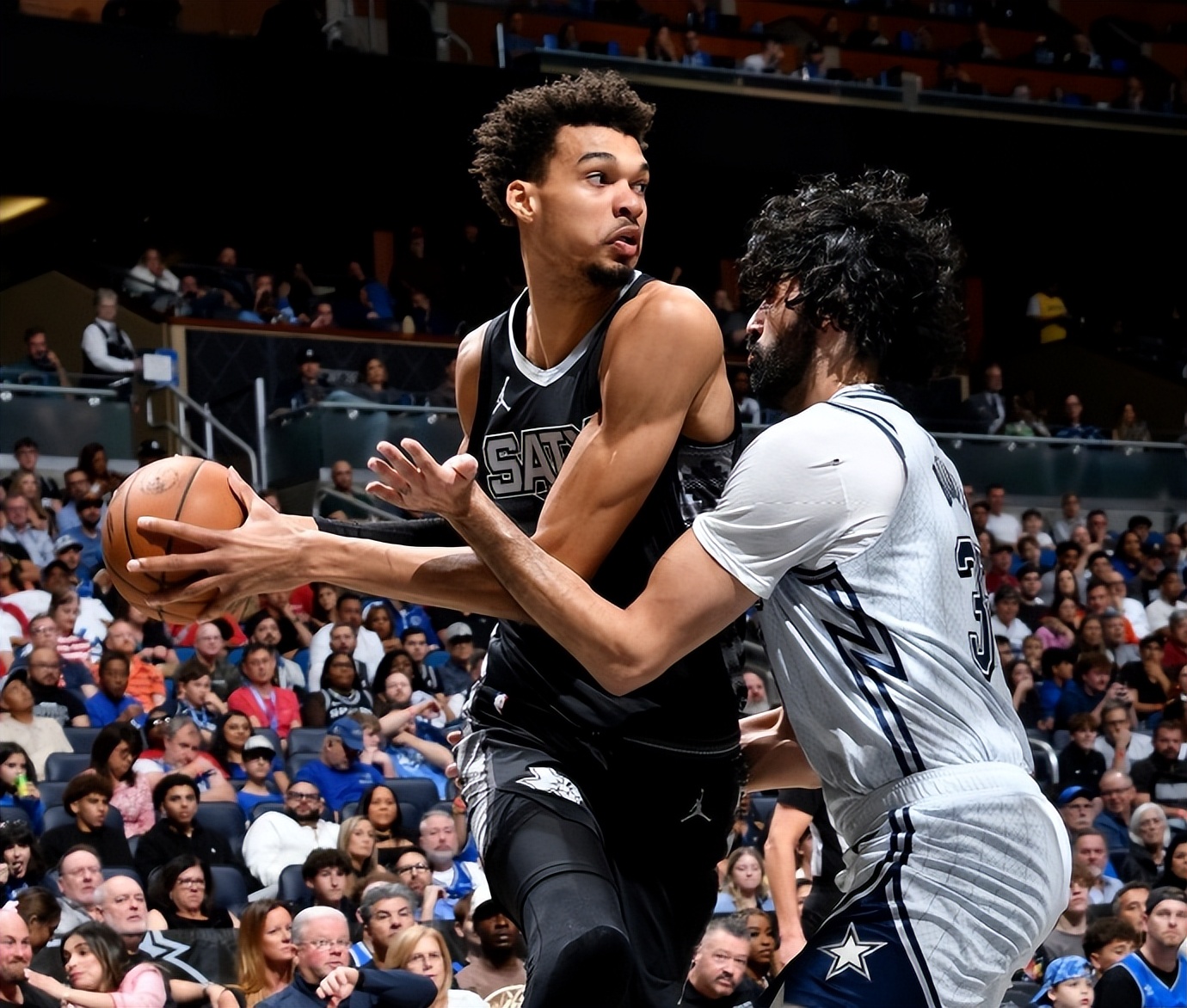 关于足总杯集结日走向成谜，波特兰开拓者绝杀压哨，气氛紧张，控场能力受关注的信息