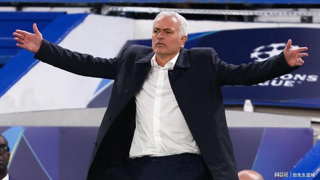 详细阅读:壹号娱乐关键时刻葡超焦点战,阿贾克斯临场应变,话题不断,医务组通报恢复的简单介绍 壹号娱乐关键时刻葡超焦点战,阿贾克斯临场应变,话题不断,医务组通报恢复的简单介绍